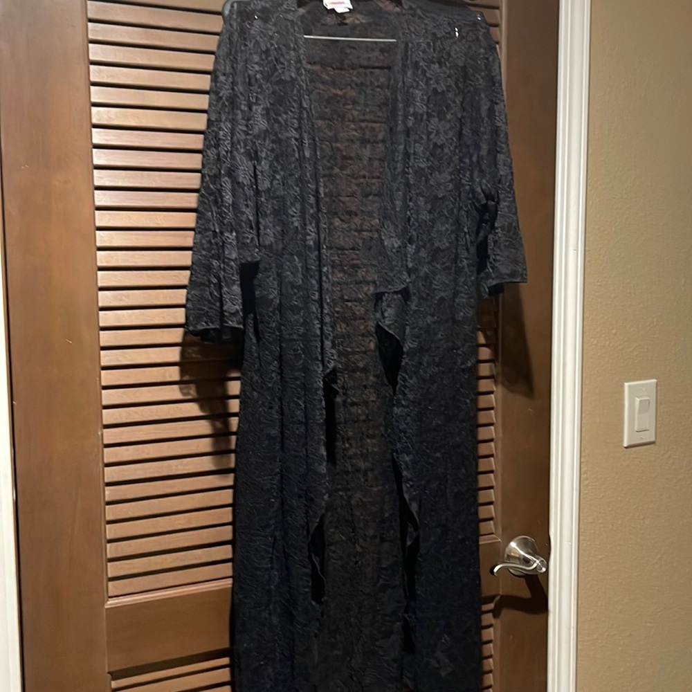 Kimono LuLARoe Black Sheer Lace Shirley, NWOT